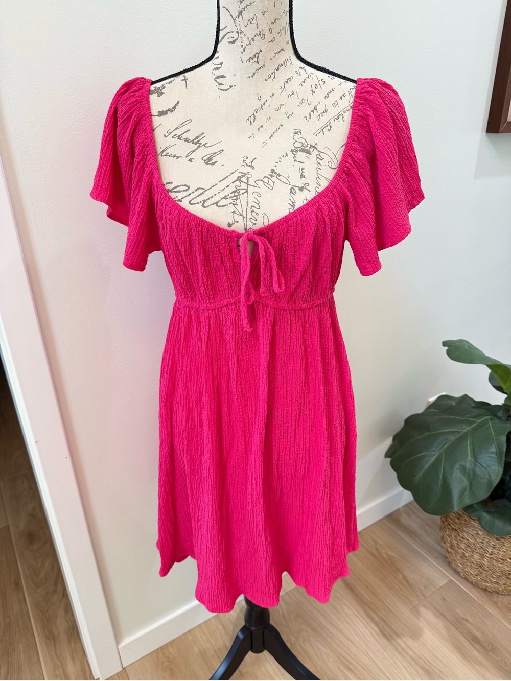 Lush Pink Textured Mini Dress Large Flutter Sleeve Tie Front Babydoll Boho